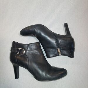 Bandolino Women's Black Leather Ankle Boots Heels Booties Zip Sides Size 10m